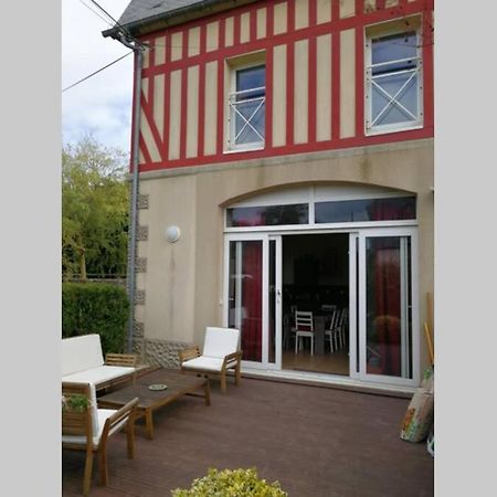 Les Ecuries Du Chateau Commes Exterior photo