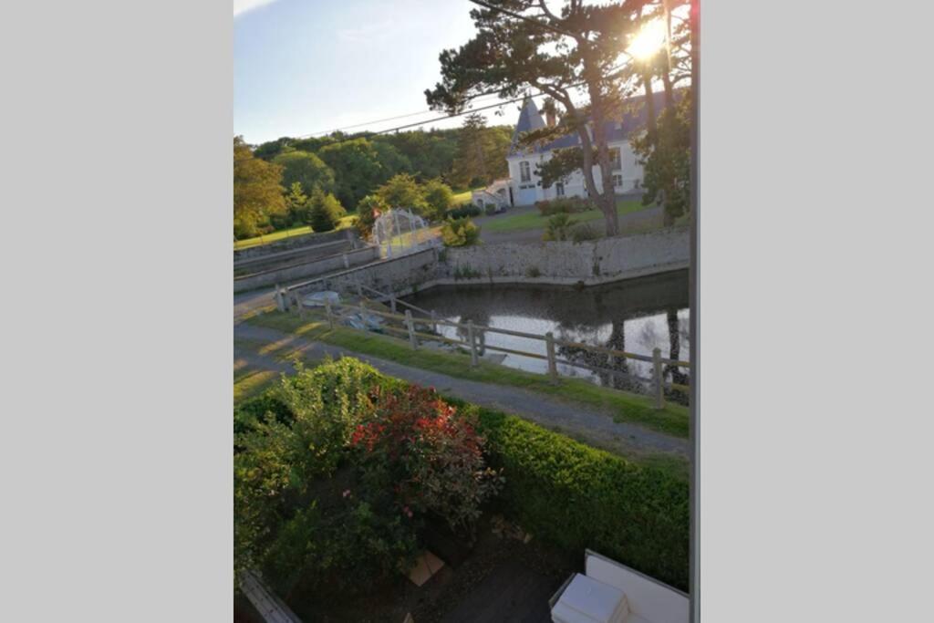 Les Ecuries Du Chateau Commes Exterior photo